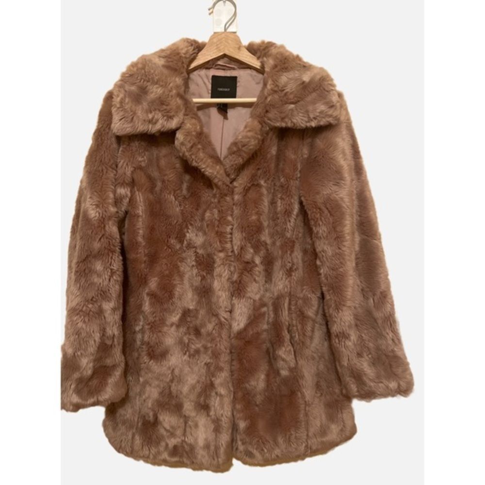 FOREVER 21 BLUSH PINK EMBOSSED FAUX FUR Size M